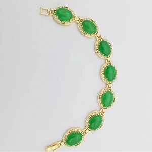 Elegant Green and Gold Bracelet 7inch